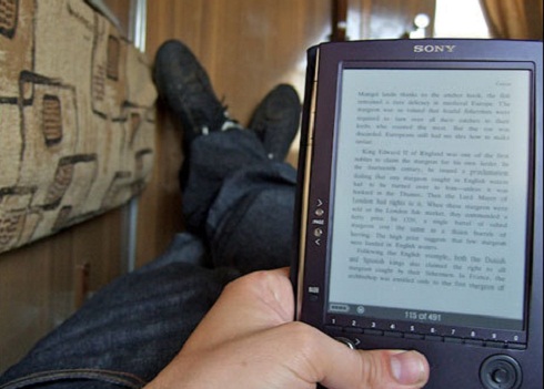 Ebook, affondo della Sony sulla Apple