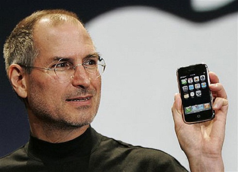 "Steve Jobs, l'uomo che ha inventato il futuro", biografia o manuale?