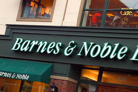 Barnes & Noble non venderà i libri di Amazon