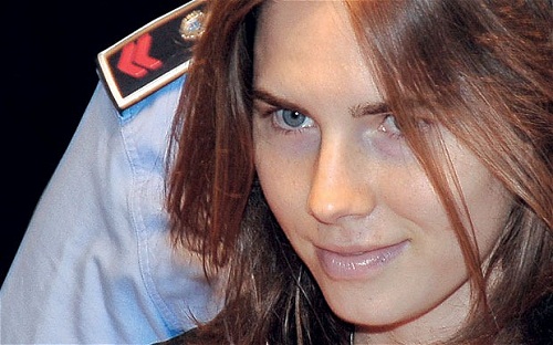 Amanda Knox: è guerra tra case editrici per il suo libro