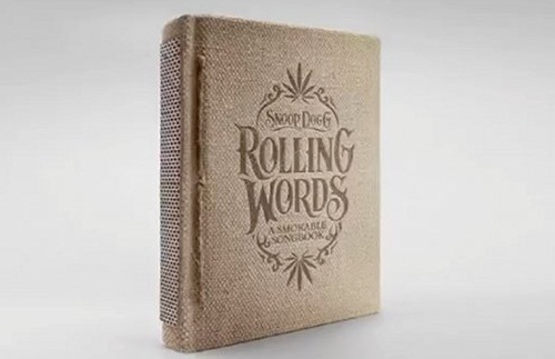 Snoop Dogg lancia "Rolling Words: A Smokable Songbook", il libro da rollare