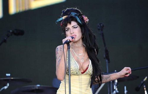 In libreria la biografia di Amy Winehouse scritta dal padre Mitch