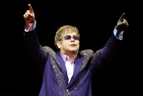 Bompiani porta Elton John in libreria con "L'amore è la cura"