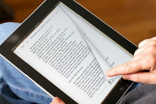 Gli editori puntano su ebook e collane digitali