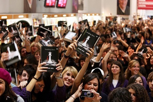 Stephenie Meyer: "I miei fans sono pazzi!"
